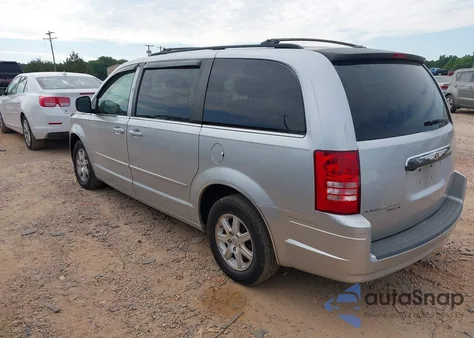 2008 Chrysler Town & Country Touring z USA, uszkodzony, nr VIN 2A8HR54P18R691384
